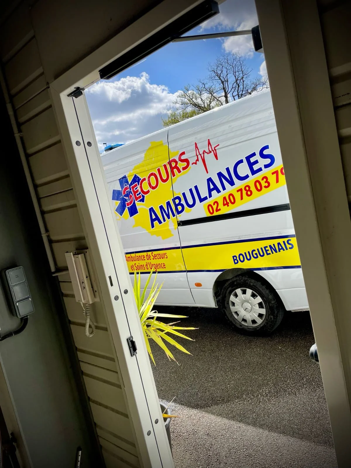 Équipe ambulanciers diplômés État certifiés Loire-Atlantique