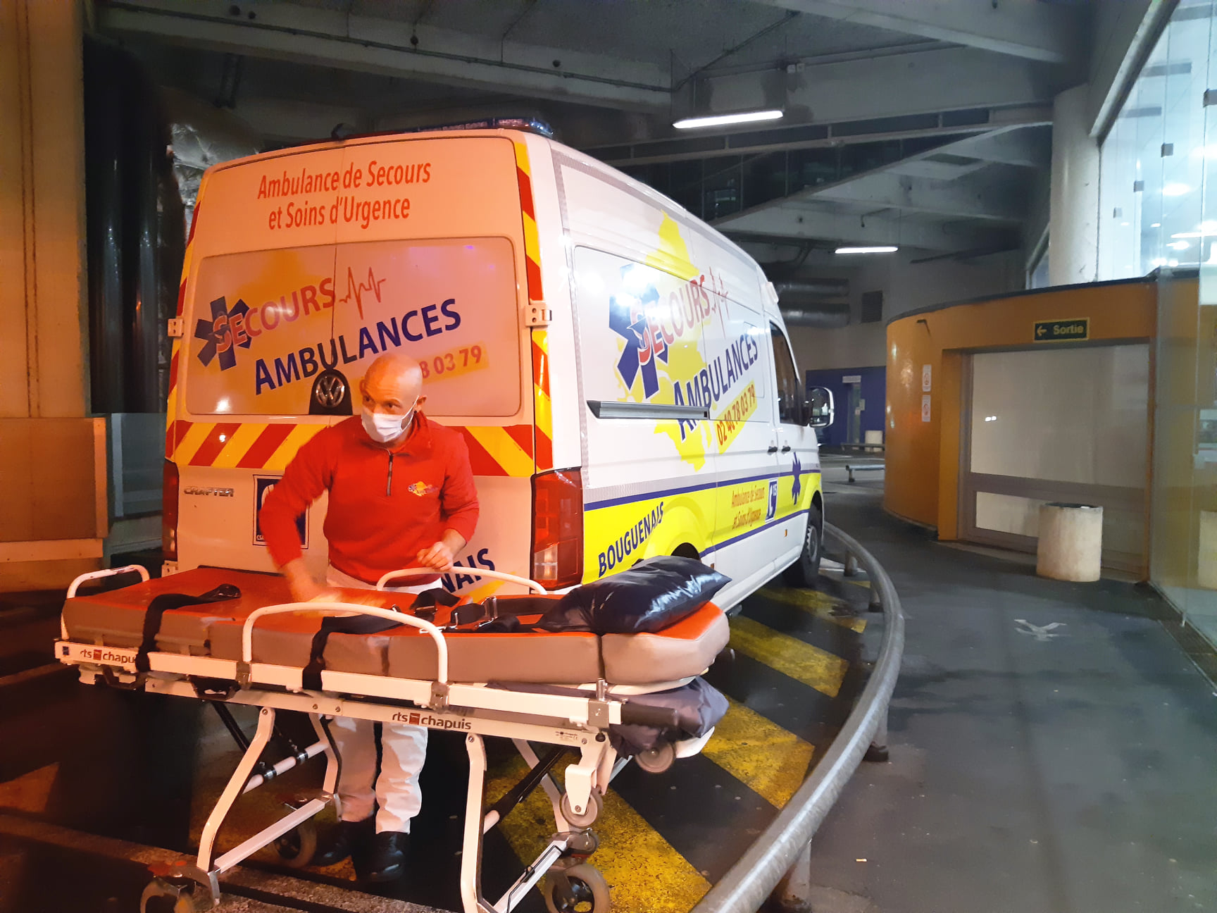 Équipe ambulanciers diplômés 44 Loire-Atlantique - Professionnels transport sanitaire Bouguenais