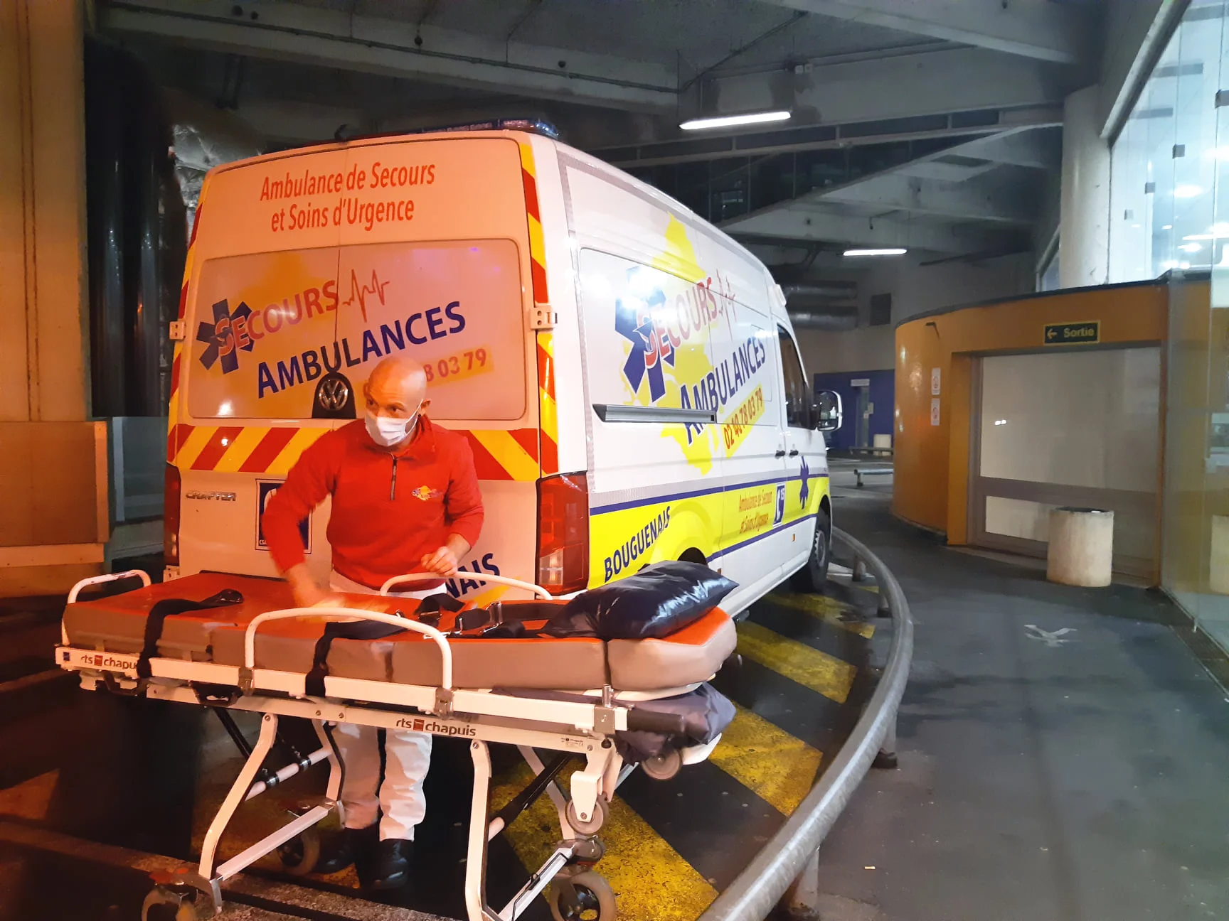 Équipe ambulanciers diplômés 44 Loire-Atlantique - Professionnels transport sanitaire Bouguenais